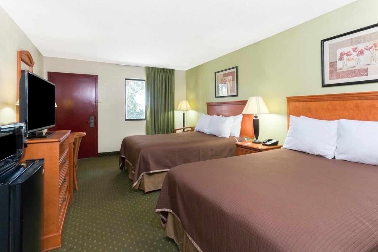 Howard Johnson By Wyndham Tallahassee Extérieur photo